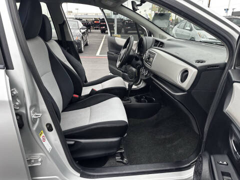 2012 Toyota Yaris 5-Door LE