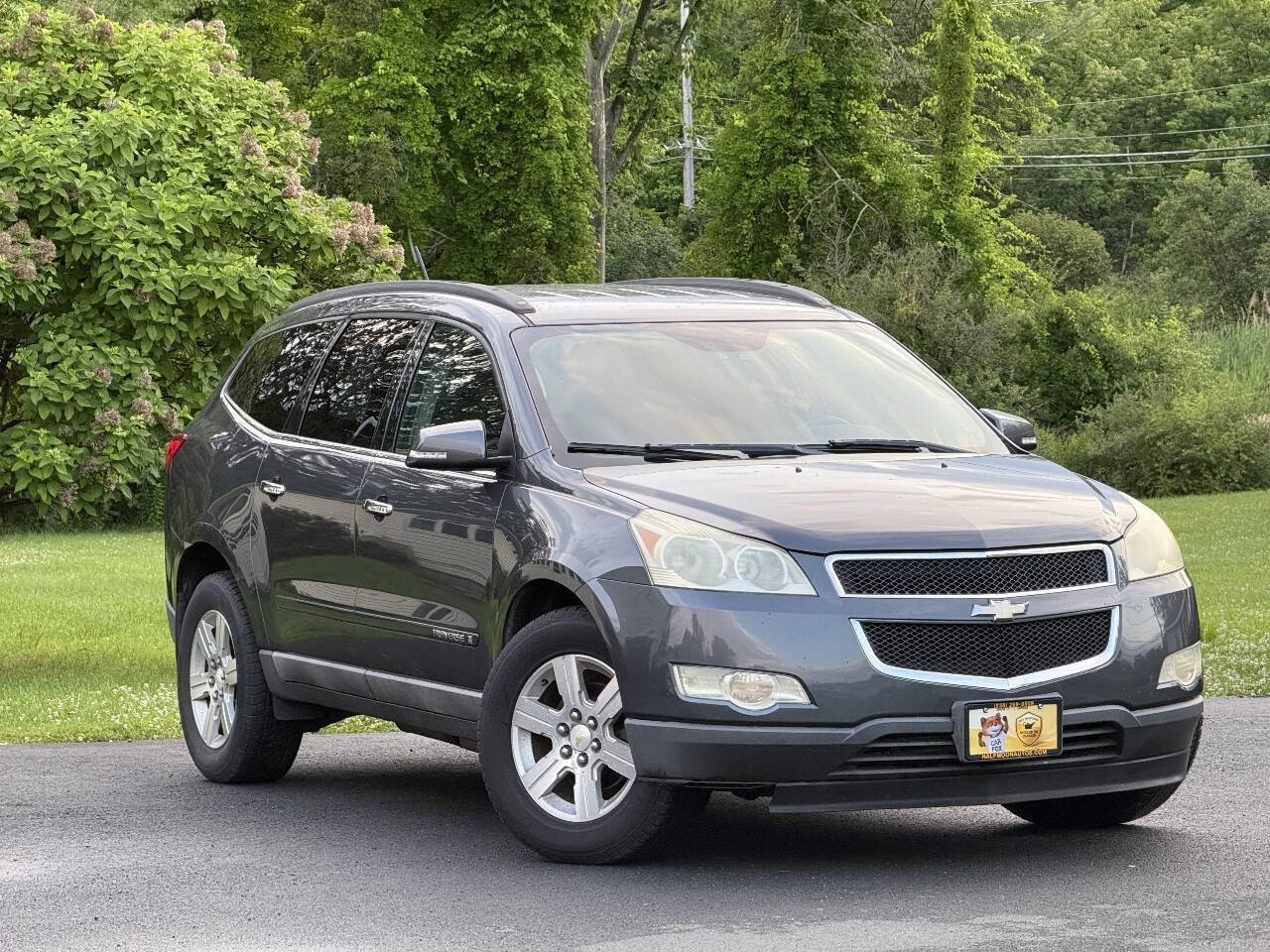 Gray 2009 Chevrolet Traverse LT AWD LT 4dr SUV w/1LT 1
