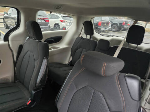 2017 Chrysler Pacifica LX