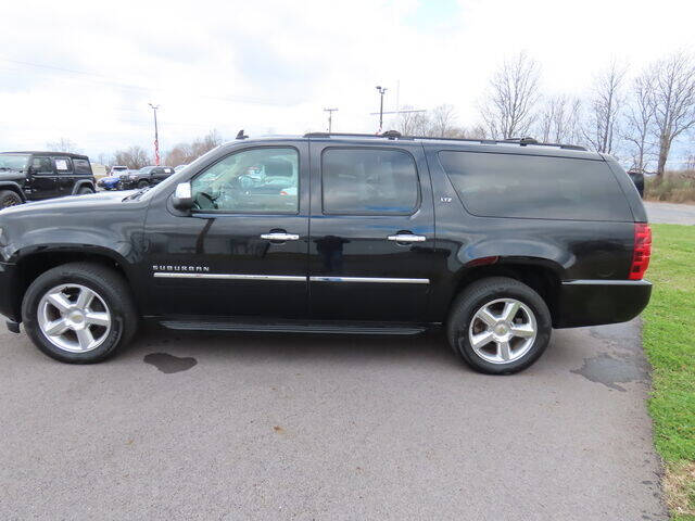 2014 Chevrolet Suburban for sale at Modern Automotive Group LLC in Lafayette, TN