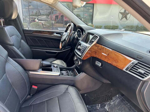 2014 Mercedes-Benz GL-Class GL 550 4MATIC