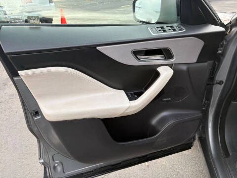 2017 Jaguar F-PACE 20d Prestige