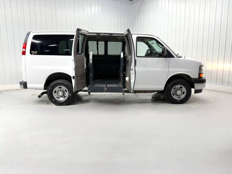 2017 Chevrolet Express LT 2500