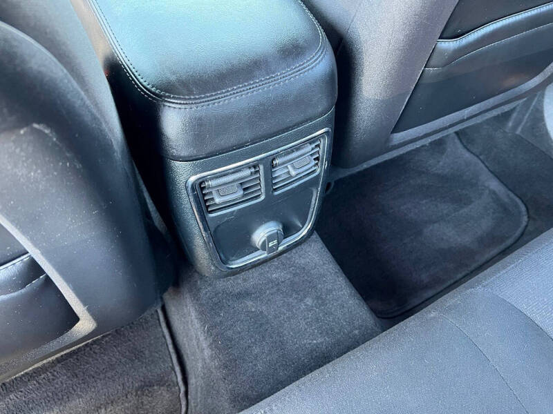 2013 Dodge Charger SE