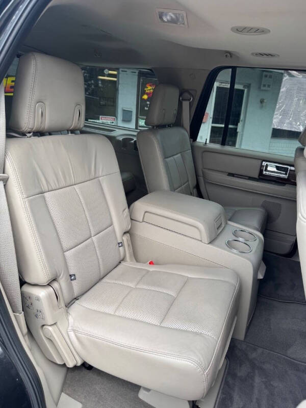 2011 Lincoln Navigator