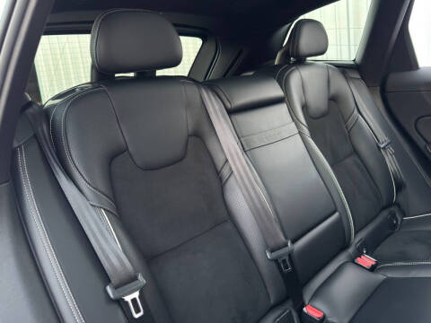 2019 Volvo XC60 T5 R-Design