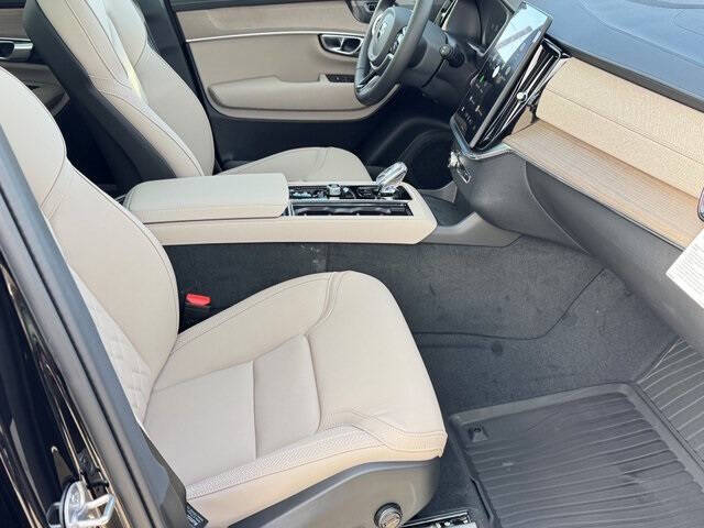 2026 Volvo XC90 T8 Plus 7P