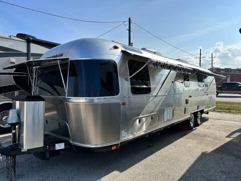 2018 Airstream Classic 33 Twin for sale at Top Choice RV in Spring TX