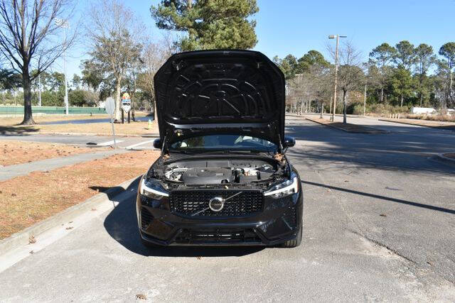 2024 Volvo XC60 Recharge T8 Core Dark Theme