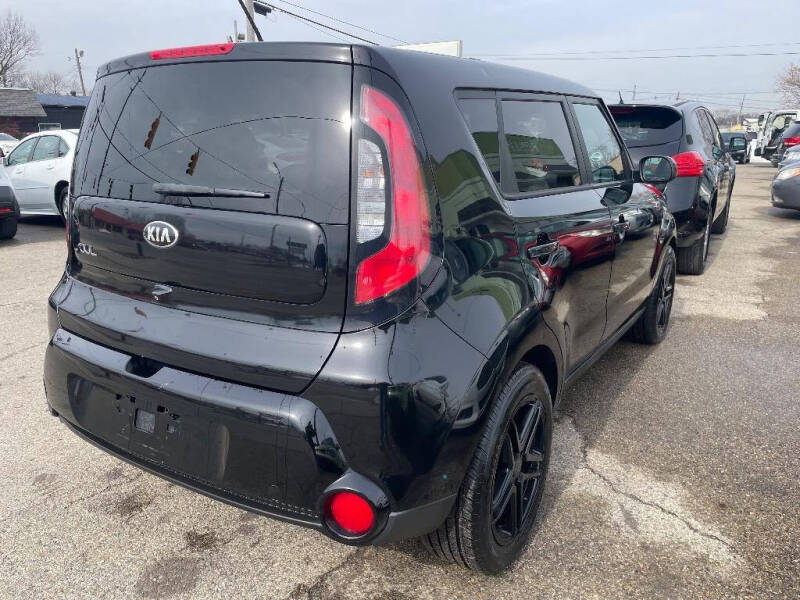 2016 Kia Soul +