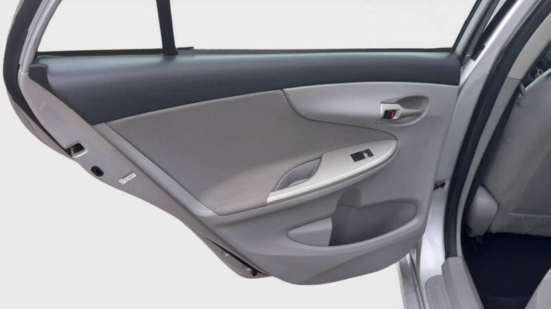 2012 Toyota Corolla LE