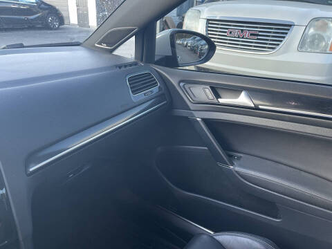 2016 Volkswagen Golf R 4Motion