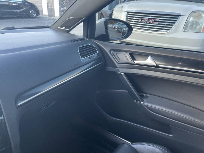 2016 Volkswagen Golf R 4Motion