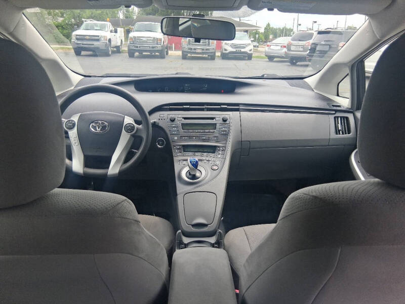 2010 Toyota Prius III