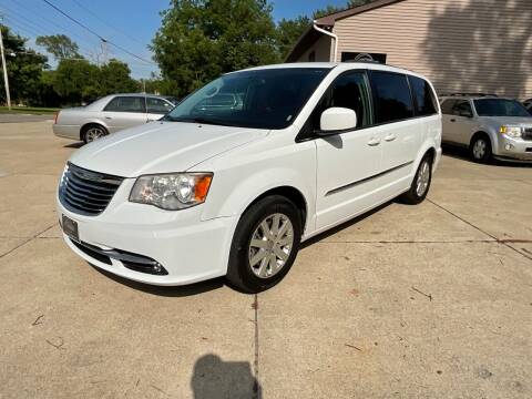 2009 Chrysler Town and Country for sale at Auto Connection in Waterloo IA