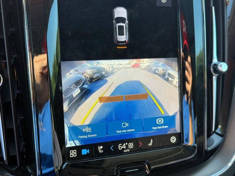 2025 Volvo XC60 T8 Core Dark Theme