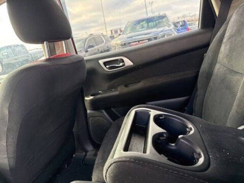 2016 Nissan Pathfinder SV