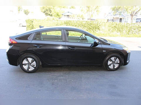 2017 Hyundai Ioniq Hybrid Blue