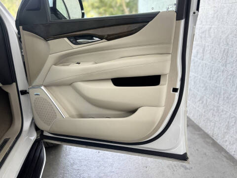 2019 Cadillac Escalade Luxury