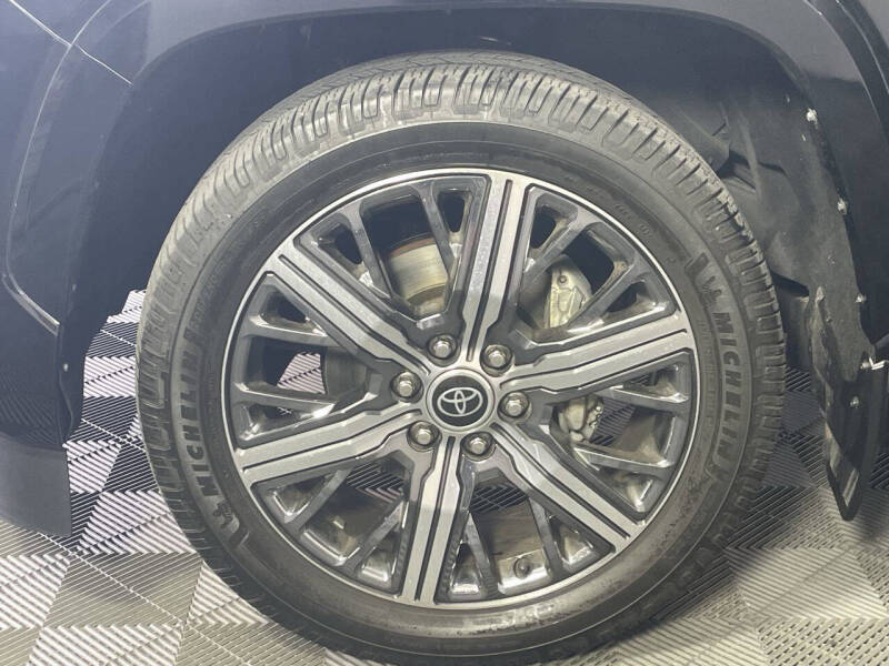 2023 Toyota Sequoia Capstone