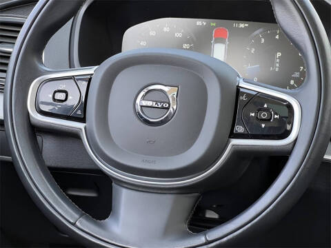 2022 Volvo XC90 T5 Momentum