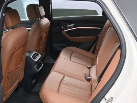 2019 Audi e-tron quattro Premium Plus