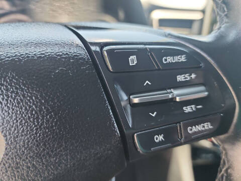 2019 Hyundai Veloster 2.0L Premium