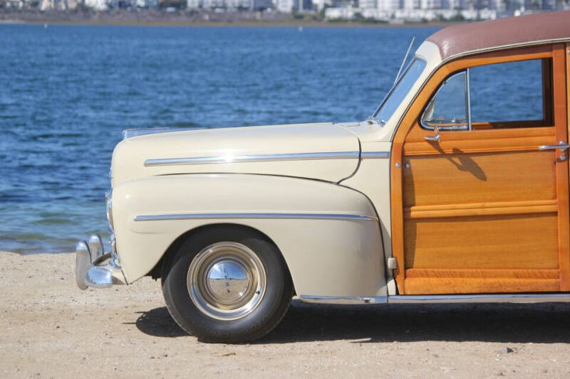 1948 Ford Super Deluxe