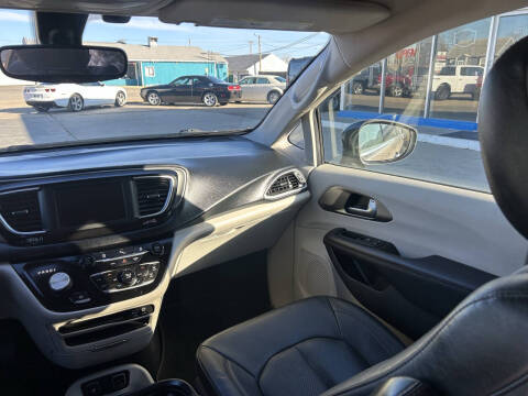 2020 Chrysler Pacifica Touring L