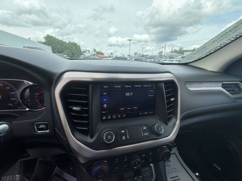 2023 GMC Acadia Denali