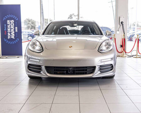 2016 Porsche Panamera 4 Edition
