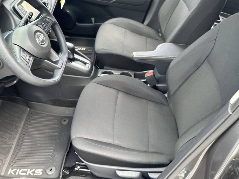 2025 Nissan Kicks Play S