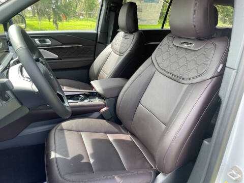 2025 Ford Explorer Platinum