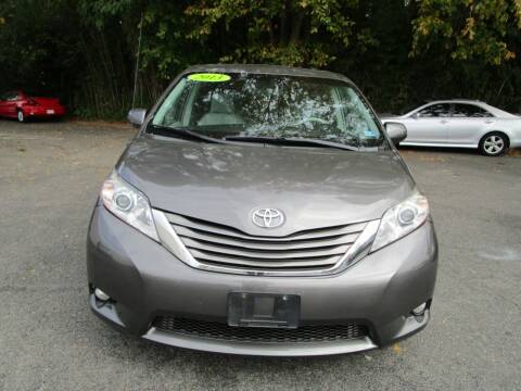 2013 Toyota Sienna for sale at FIRST CLASS AUTO in Arlington VA