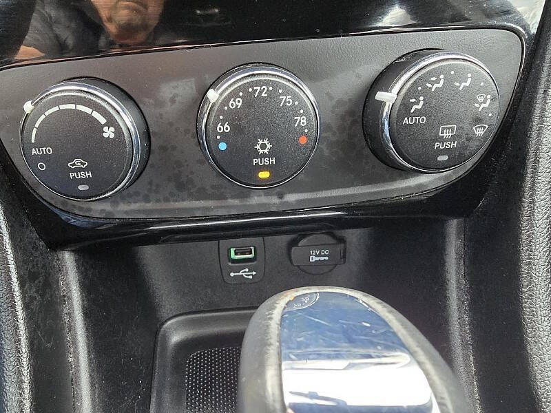 2013 Chrysler 200 Limited