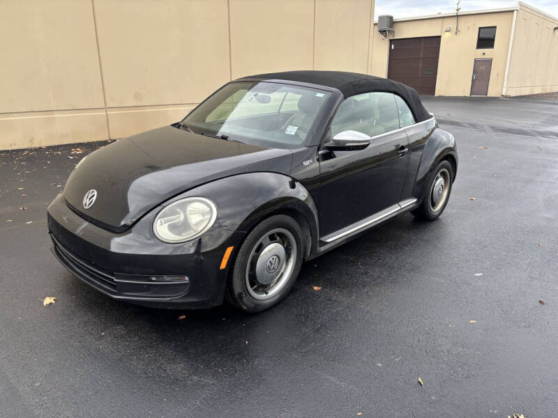 2013 Volkswagen Beetle Convertible 2.5L 50s Edition