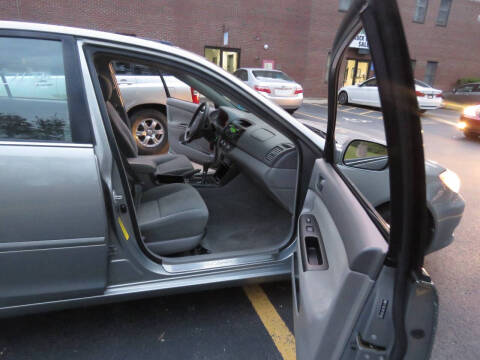 2005 Toyota Camry LE