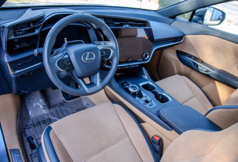 2023 Lexus RZ 450e Luxury