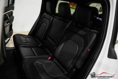 2023 Land Rover Defender 130 X-Dynamic SE