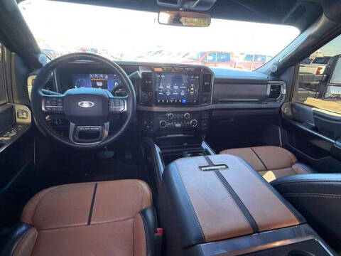 2023 Ford F-450 Super Duty Platinum