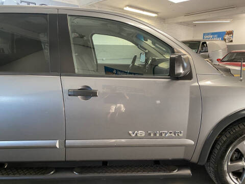 2015 Nissan Titan SV