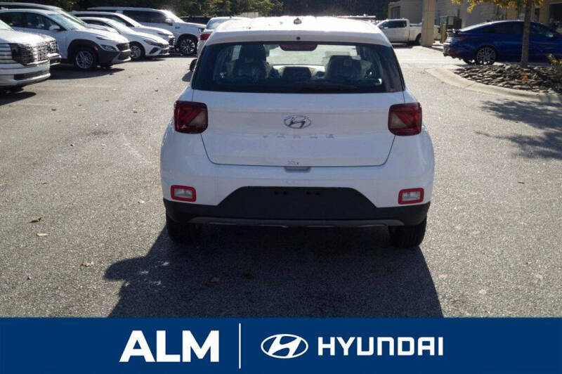 2026 Hyundai Venue SE