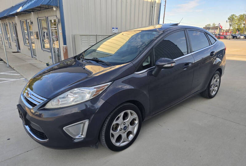 2013 Ford Fiesta Titanium photo 2