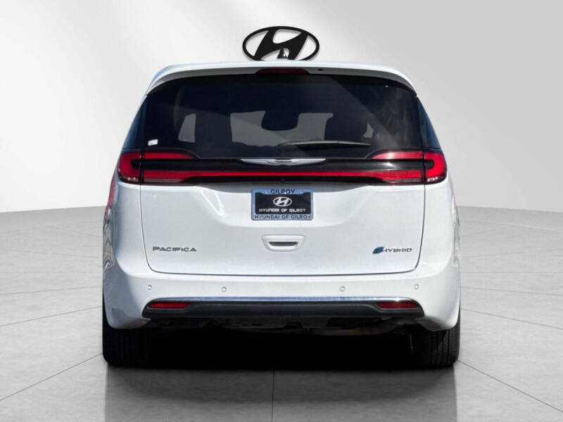 2024 Chrysler Pacifica Plug-In Hybrid Select