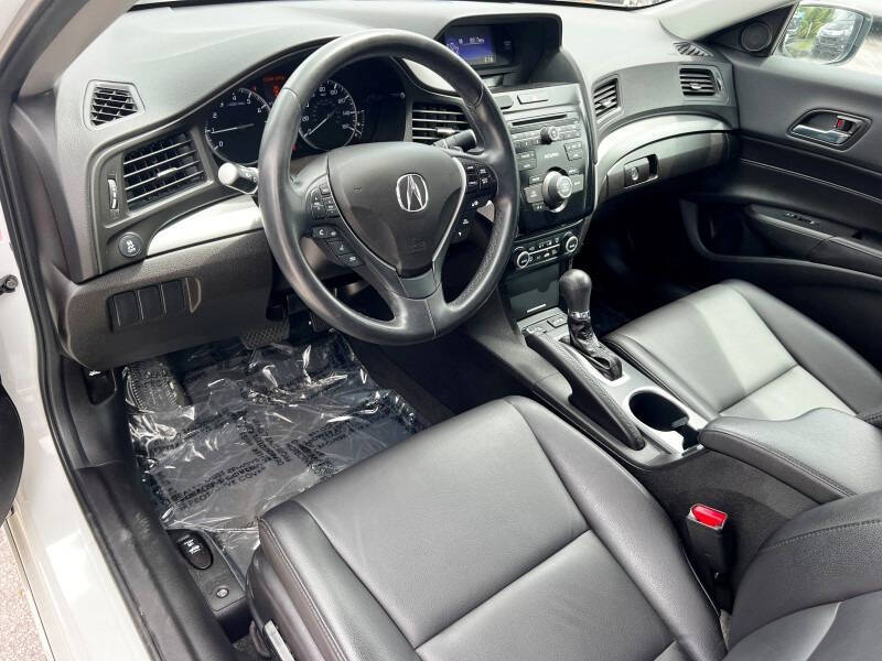 2018 Acura ILX Base photo 11