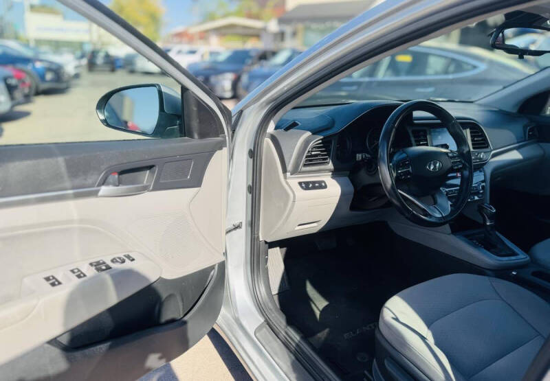 2020 Hyundai Elantra