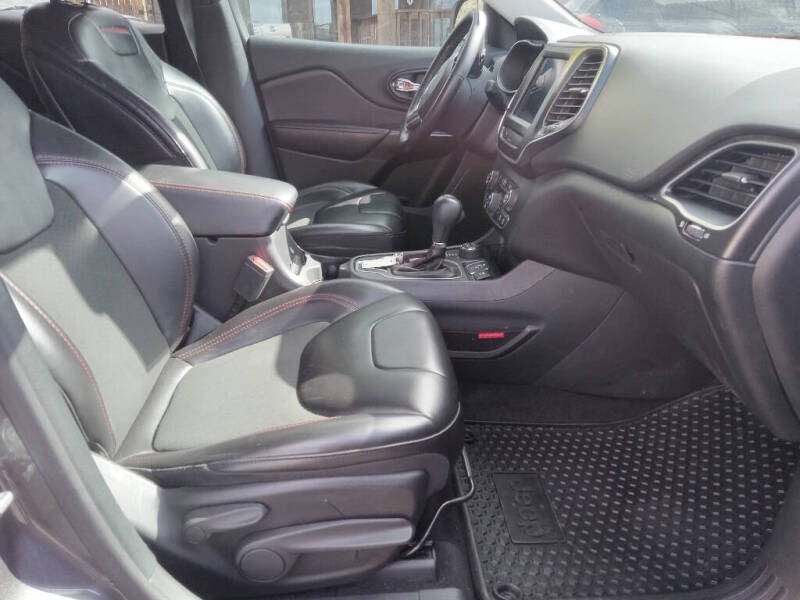 2019 Jeep Cherokee Trailhawk