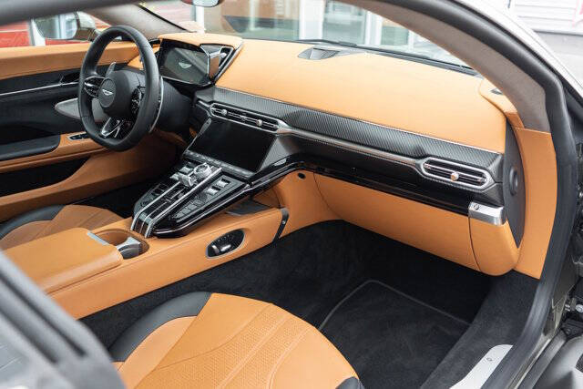 2025 Aston Martin Vantage