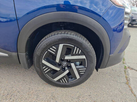 2025 Nissan Kicks SV