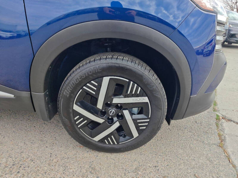 2025 Nissan Kicks SV